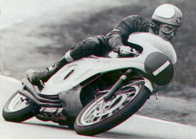 Mike Hailwood, 1967 Dutch GP. | Originally published on Flickr by InsomniaCure (Tom McKinnon) under CC BY-SA 2.0